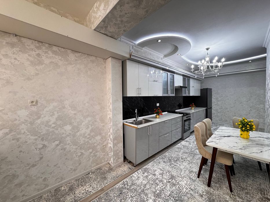 Срочно продается  4х комнатной квартира без глухой.