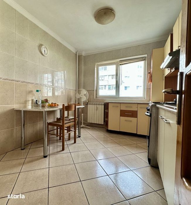 Apartament 3 camere Gorjului, 69,5 mp, 2 bai, 2 balcoane, bloc 1979