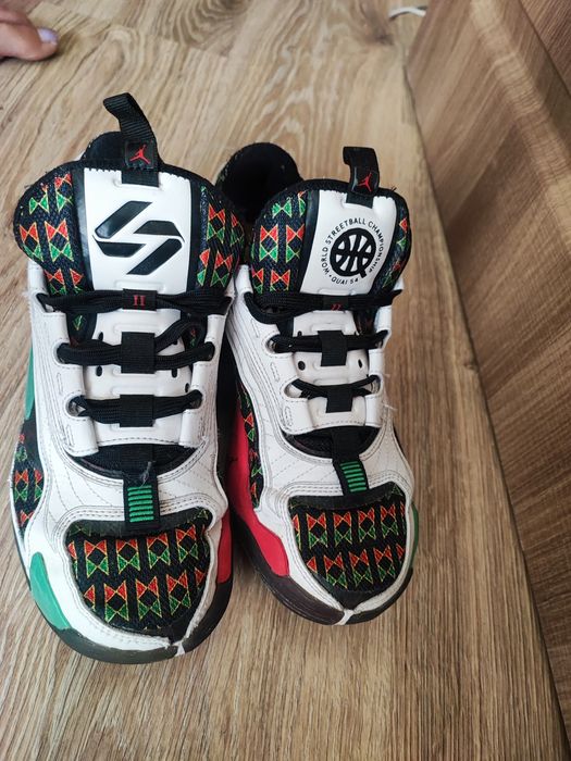 Маратонки Air Jordan Luka 2 Q54 UK6 EUR40