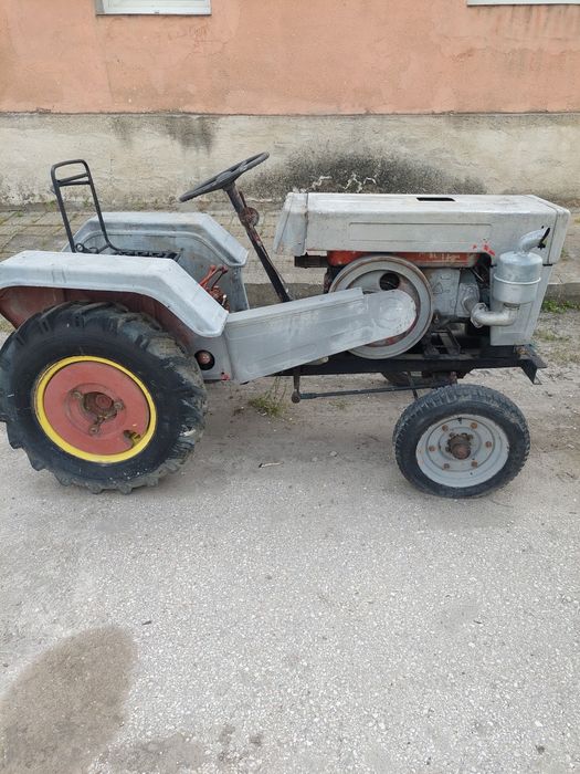 Продава се трактор