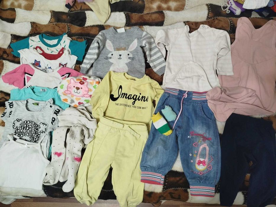 Продам комбинезон вместе с шапкой-шлемом