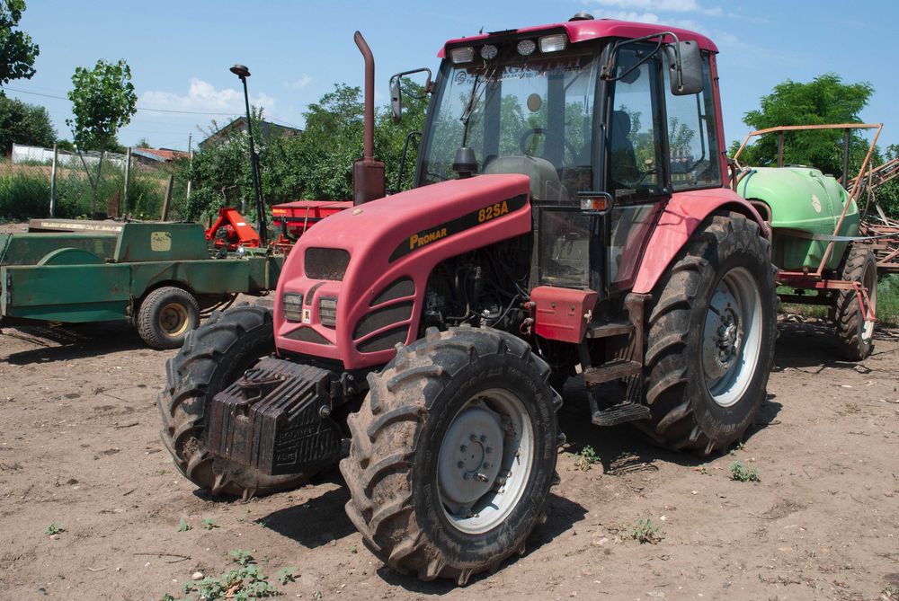 Tractor Pronar 82SA