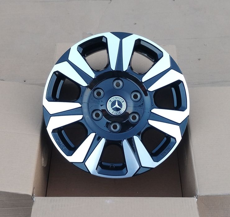 Jante 17 Mercedes Sprinter 6 x 130 R17
 Butuc dedicat 84.1 mm