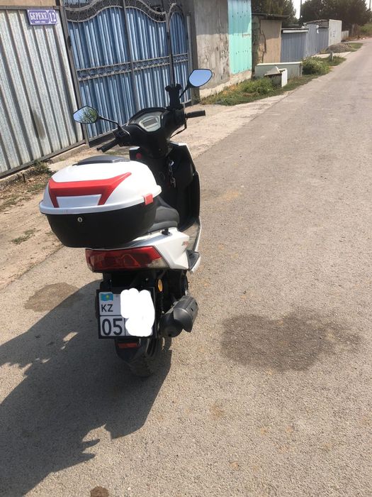 Продам скутер М8 Веном