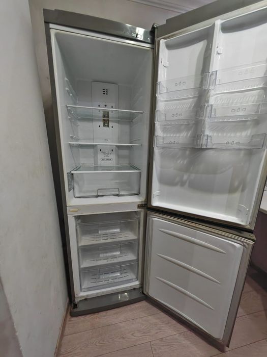 Продам холодильник