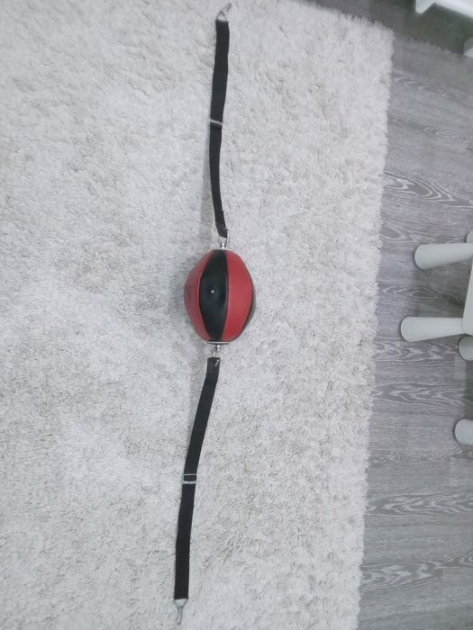 Продам  боксерскую грушу .