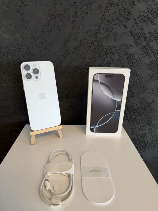 Като нов | Apple iPhone 16 Pro Max | 256 GB | White Titanium | 95% Battery Health | Физически SIM слот