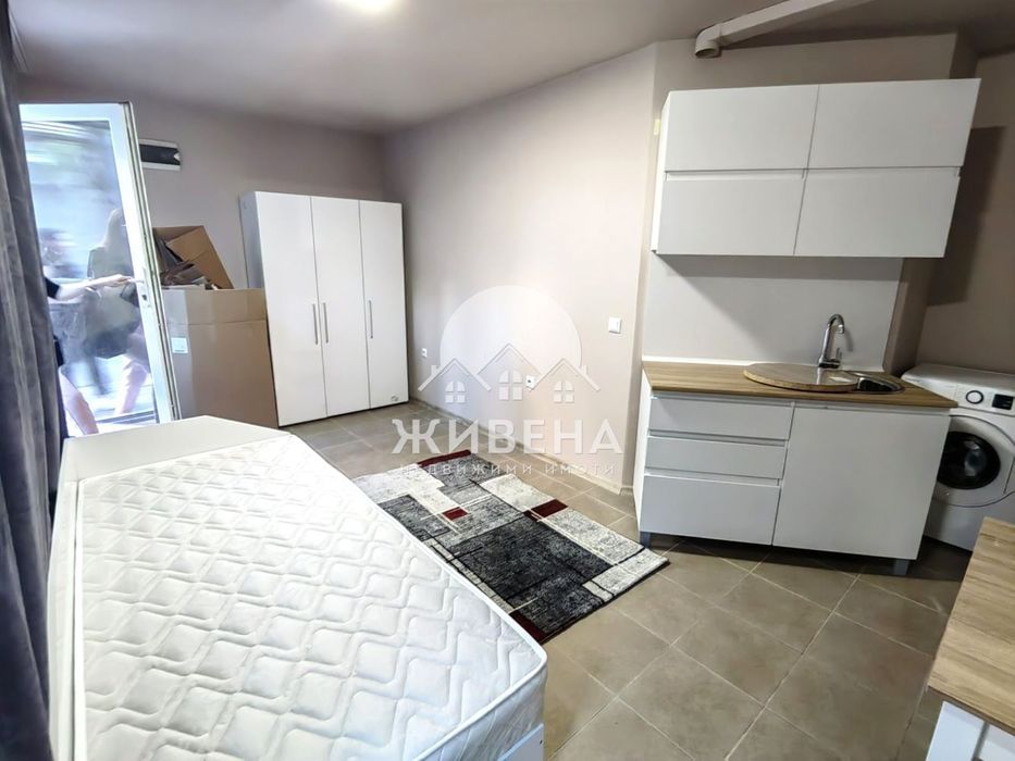 Под наем 1-стаен / студио/ офис, до Колхозен пазар, площ 23 кв.м