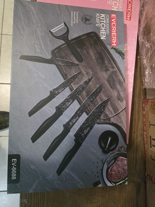 Набор ножей. Наборы разные.