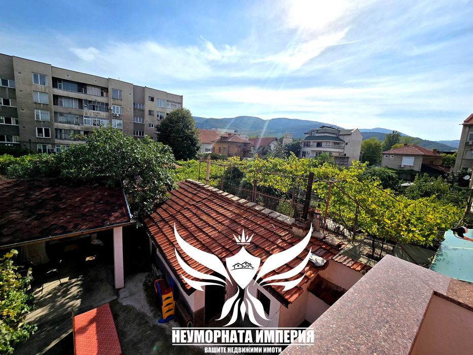 Дава се под наем Тристаен апартамент в Асеновград - 92 кв.м за 307 € - Снимка #9