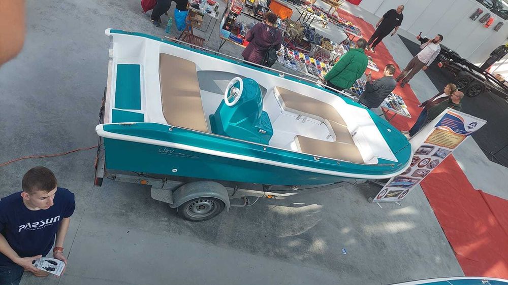 Ambarcatiune EM465 Noua