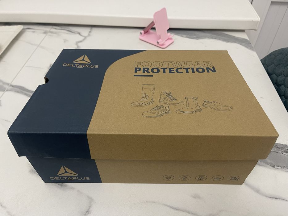 Зимние спец ботинка новый