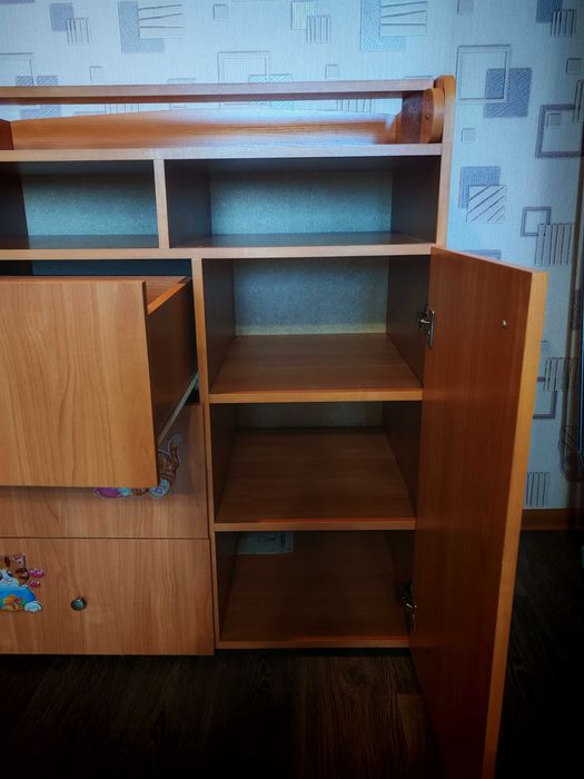 Продам пеленальный столик