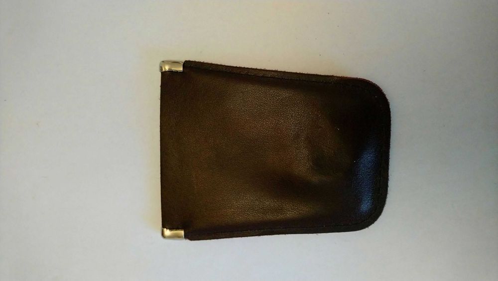 Кожен калъф за ключове.