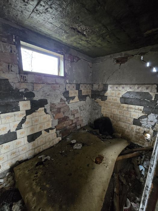 Продавам къща в с. Сушица с 1.2 gka двор, гараж