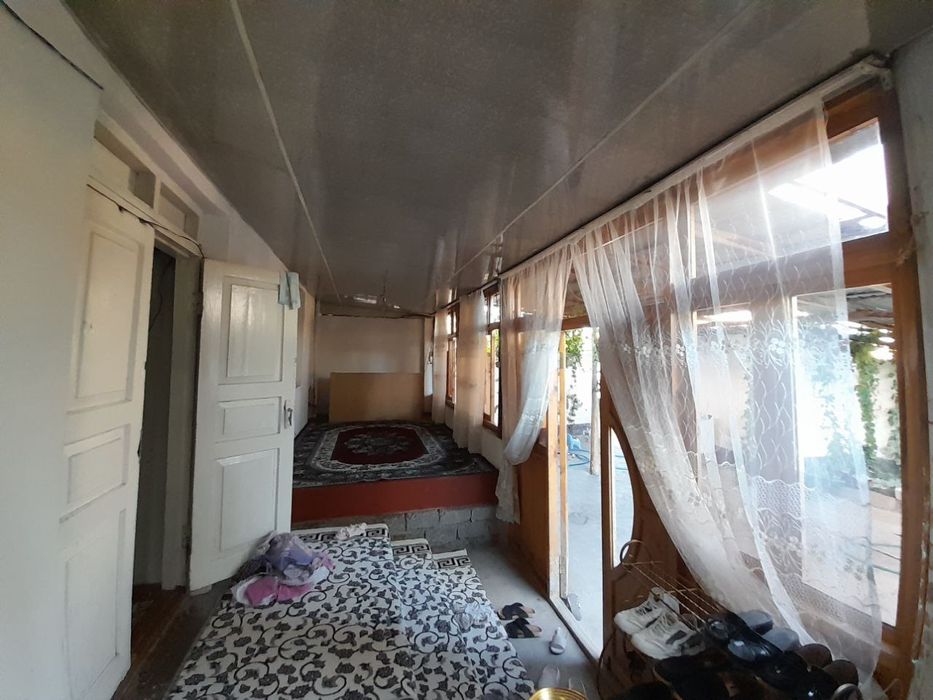 Ховли жой Нурафшон йул устида