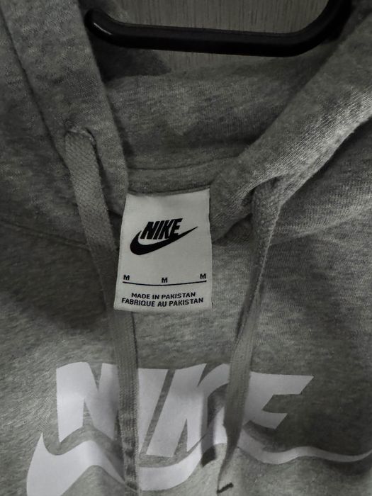 Nike Hoodie Grey – Size M – Excellent Condition
