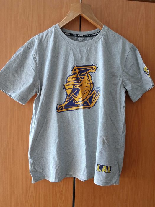 Тениска на LA Lakers като нова