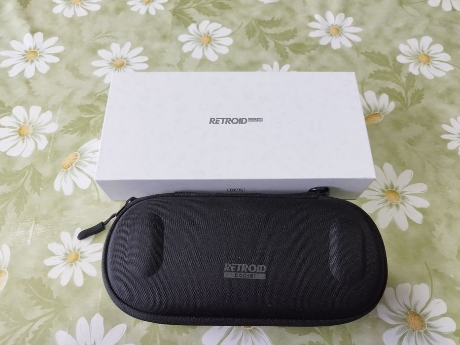 Чисто нова Ретро конзола Retroid Pocket 6