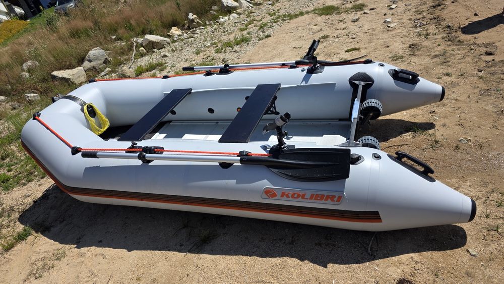 ЧИСТО НОВА KOLIBRI - Надуваема моторна лодка с алуминиево дъно и надуваем кил KM-330D ALF Profi - светло сива