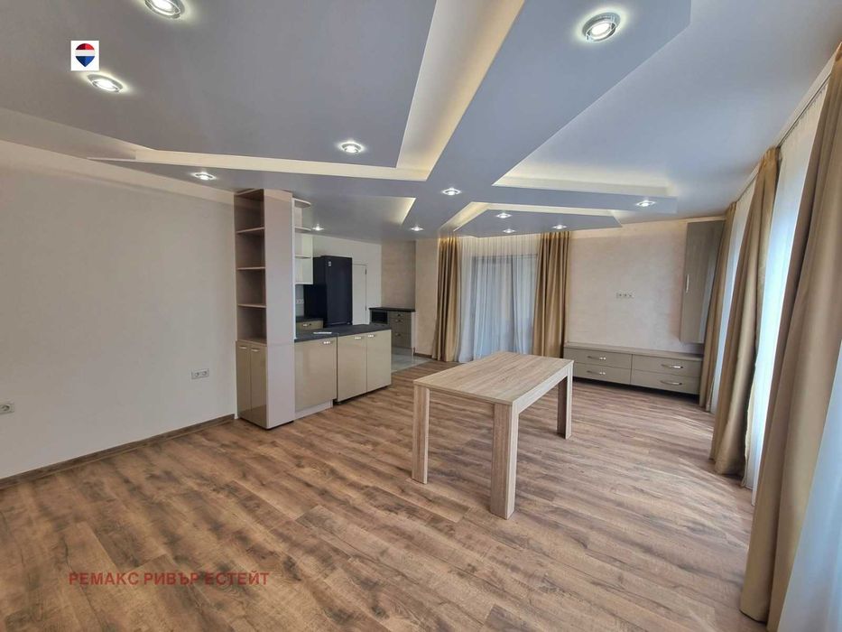 Луксозна къща под наем в с. Сандрово