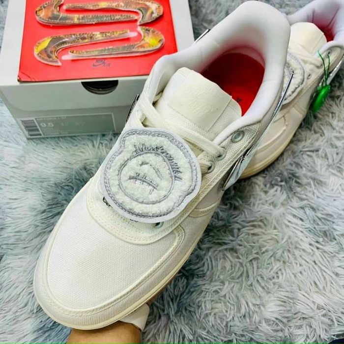Nike air force 1 x travis scott