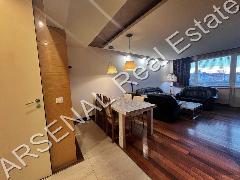 Дава се под наем Тристаен апартамент в София, Център - 120 кв.м за 797.64 € - Снимка #3