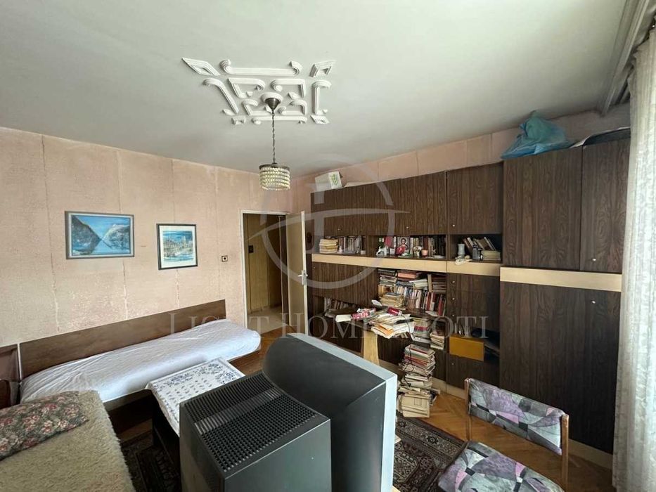 Продава се Тристаен апартамент в Пловдив, Христо Смирненски - 82 кв.м за 2257 €/кв.м - Снимка #6