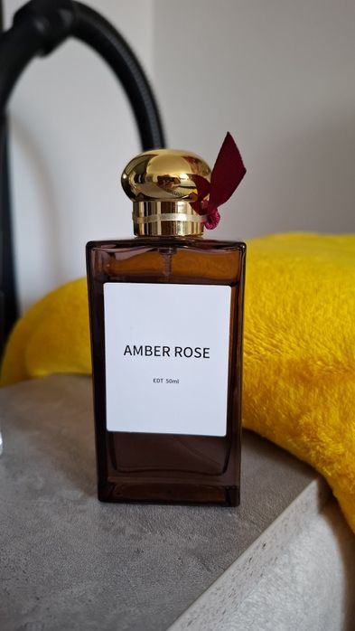 Продам парфюмерную воду.