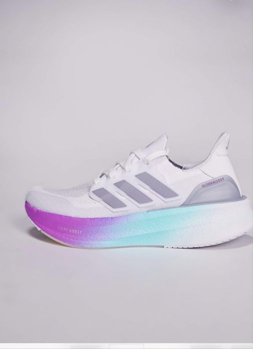 Беговые кроссовки Adidas Ultraboost 5