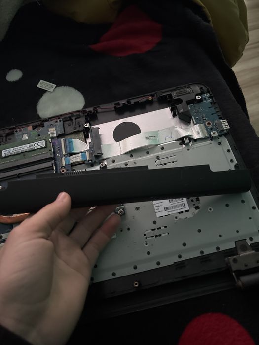 Vand piese de laptop hp