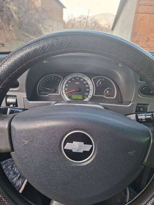 Nexia 2 1.6. Idyalniy xolda