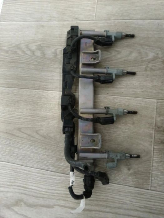 RAMPA INJECTOARE CU SENZOR PRESIUNE TOYOTA RAV 4 , CAMRY 2.5I HYBRID 89458 33041, 23250 25020