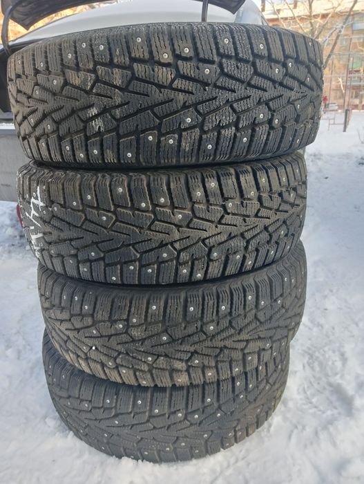 Продам комплект зимней резины