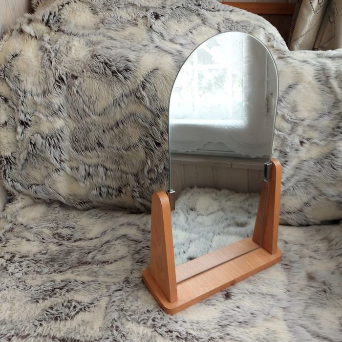 Зеркало настольное