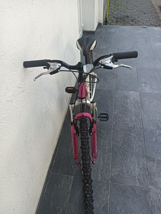 Vând bicicleta fete
