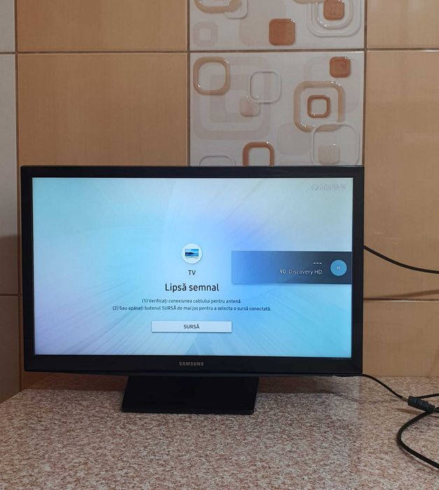 Monitor LED Samsung 24" (61 cm) cu smart TV