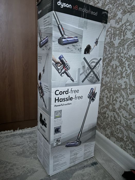 Продам пылесос Dyson V8 Motorhead