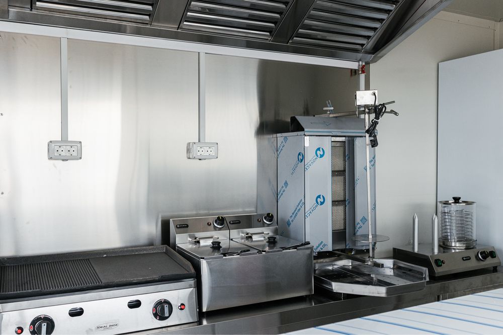 Rulota Fast Food Shaorma Kebab Grill Complet Utilata Premium, Rate, Street Food Truck Profesional Rulote Comerciale Complet Echipate In Stoc