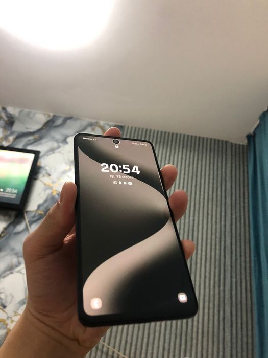 Продам самсунг а51