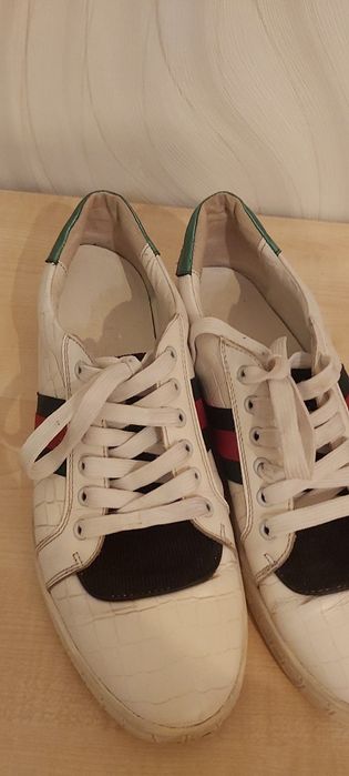 Продам кроссовки