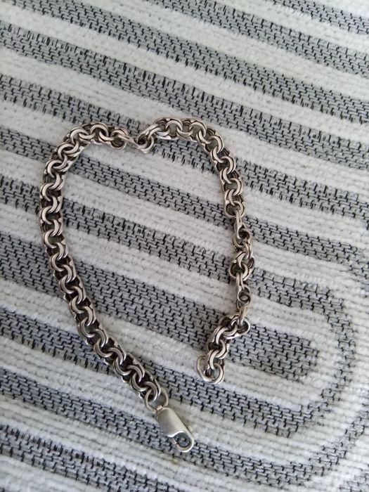 Продам серебрённый браслет новый !