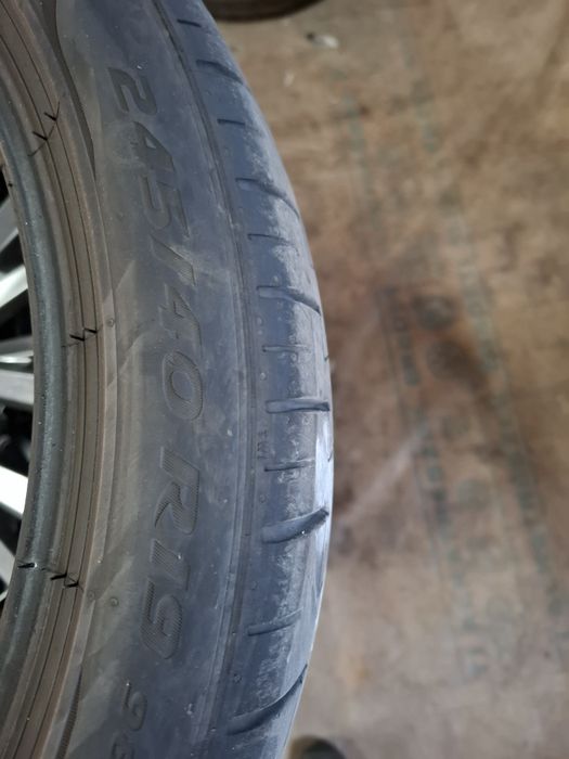 245 40 19  Pirelli pzero