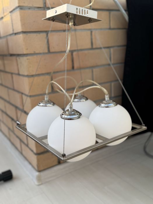 Люстра для комнаты