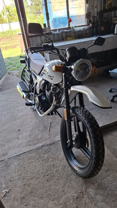 Мотоцикл SUZUKI GSX 200