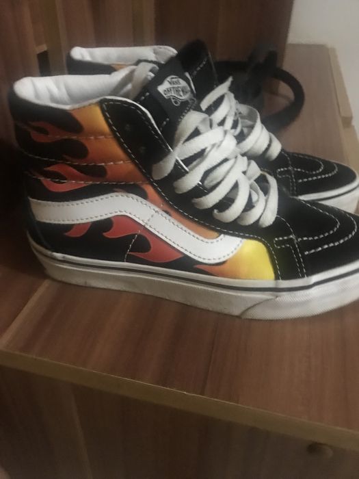 Adidadasi vans numarul 36,adidasii nu au cutie