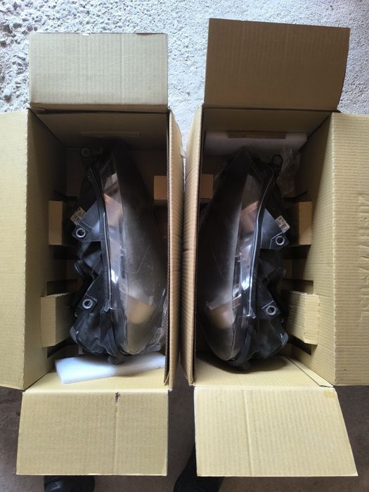 Vând faruri originale golf 6 !