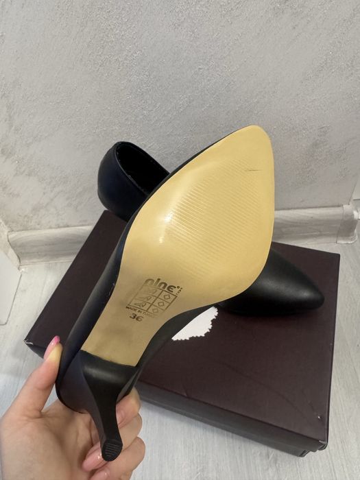 Елегантни обувки с висок ток