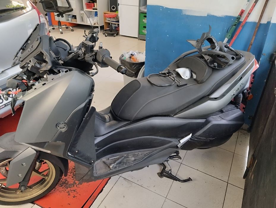 Скутер Ямаха Х-Мах(Yamaha X-Max 400i,300i,250i,125i)-на части