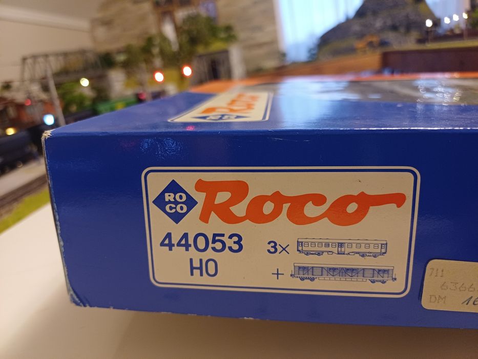 Vând garnitura tren calatori marca Roco, scara HO